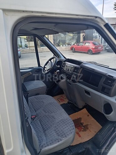 Ford Transit 2010, 213,000 km - 2.4 l - Qusar