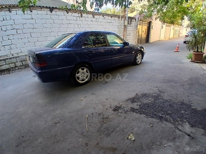 Mercedes C 220 2000, 297,000 km - 2.2 l - Bakı