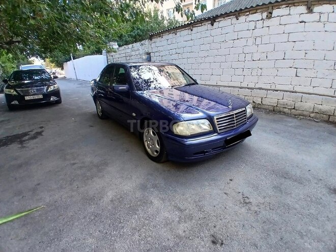 Mercedes C 220 2000, 297,000 km - 2.2 l - Bakı