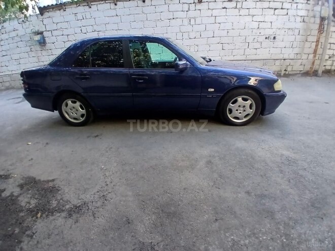 Mercedes C 220 2000, 297,000 km - 2.2 l - Bakı