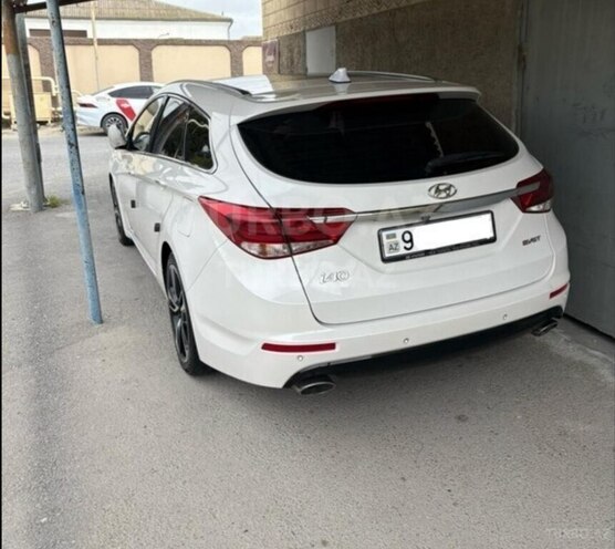 Hyundai i40 2013, 400,000 km - 1.7 л - Şabran