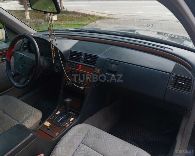 Mercedes C 180 1993, 324,000 km - 1.8 l - Saatlı