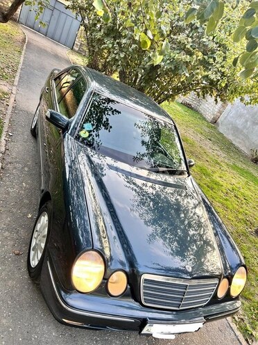 Mercedes E 220 2000, 486,000 km - 2.2 l - Oğuz