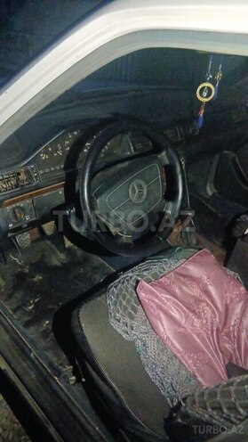 Mercedes  1987, 310,868 km - 2.0 l - Kürdəmir