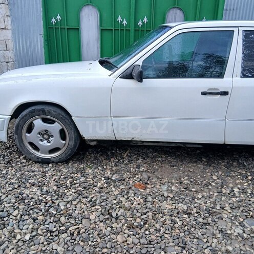 Mercedes  1987, 310,868 km - 2.0 l - Kürdəmir