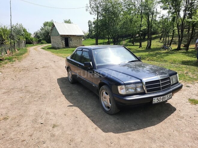 Mercedes 190 1990, 402,781 km - 1.8 l - Lerik