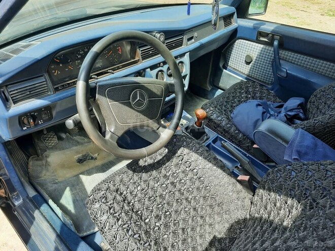 Mercedes 190 1990, 402,781 km - 1.8 l - Lerik