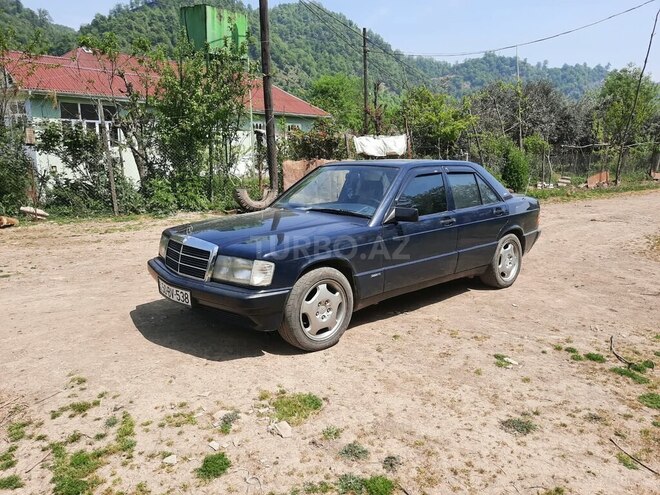 Mercedes 190 1990, 402,781 km - 1.8 l - Lerik