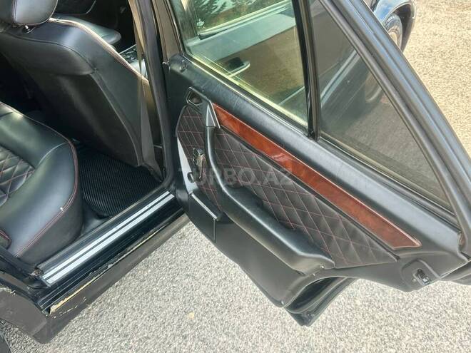 Mercedes E 220 1995, 235,652 km - 2.2 l - Quba