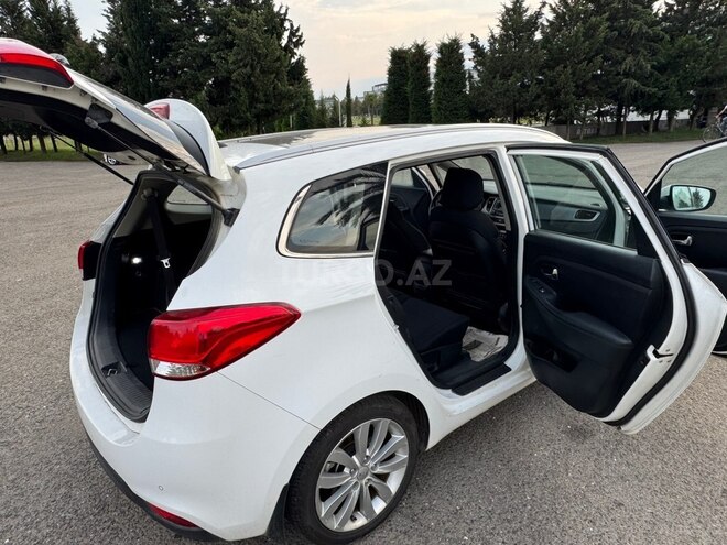 Kia Carens 2014, 68,000 km - 2.0 л - Astara