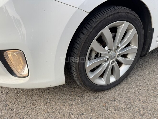 Kia Carens 2014, 68,000 km - 2.0 л - Astara