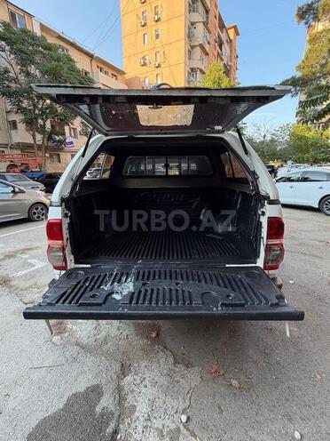 Toyota Hilux 2013, 325,393 km - 2.5 l - Bakı