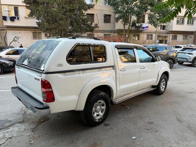 Toyota Hilux 2013, 325,393 km - 2.5 l - Bakı