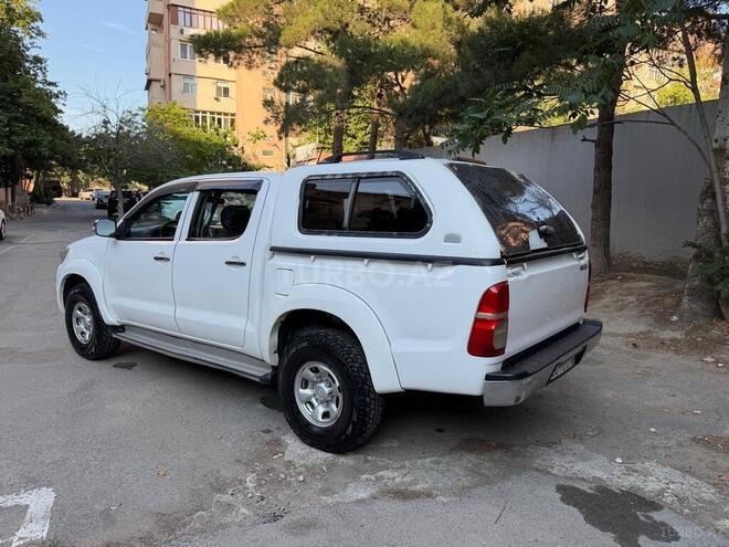 Toyota Hilux 2013, 325,393 km - 2.5 l - Bakı