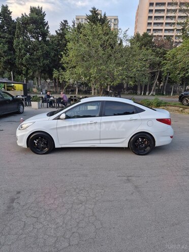 Hyundai Accent 2013, 253,000 km - 1.6 л - Bakı