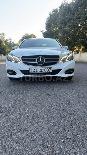 Mercedes E 250 2014, 380,000 km - 2.1 l - Masallı