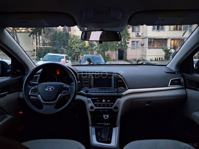 Hyundai Elantra 2017, 100,000 km - 2.0 l - Bakı