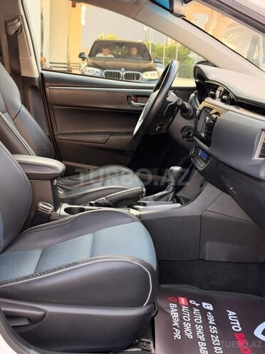 Toyota Corolla 2017, 115,873 km - 1.5 l - Bakı