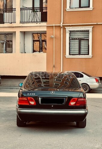 Mercedes E 240 1997, 330,000 km - 2.4 l - Quba