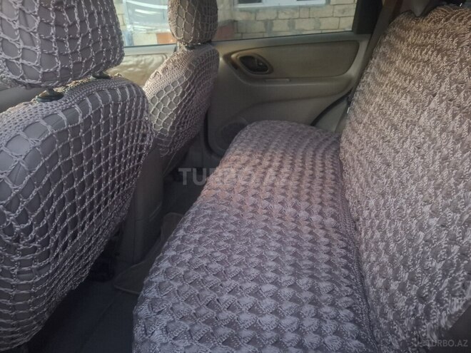 Ford Escape 2004, 198,527 km - 3.0 l - Masallı
