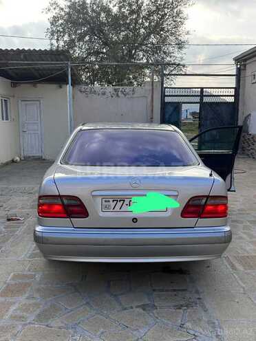 Mercedes E 220 2001, 550,000 km - 2.2 l - Bakı