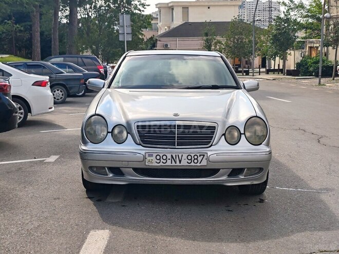 Mercedes E 220 2000, 300,000 km - 2.2 l - Bakı