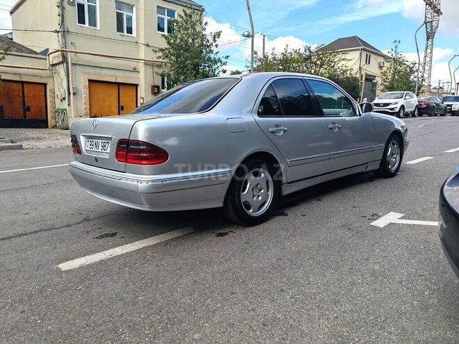 Mercedes E 220 2000, 300,000 km - 2.2 l - Bakı