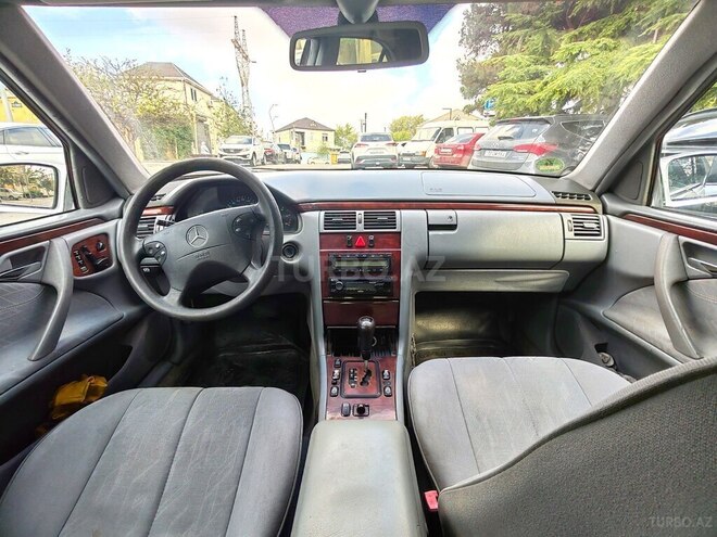 Mercedes E 220 2000, 300,000 km - 2.2 l - Bakı