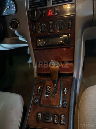 Mercedes E 200 2000, 250,000 km - 2.0 l - Bakı