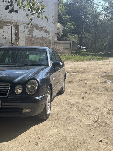 Mercedes E 200 1998, 580,000 km - 2.0 l - Masallı