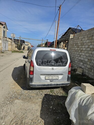 Peugeot Partner 2013, 320,268 km - 1.6 l - Quba