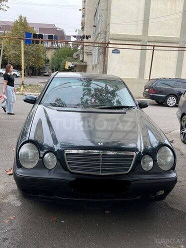 Mercedes E 220 2000, 100,000 km - 2.2 l - Gəncə