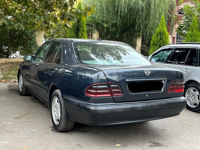 Mercedes E 220 2000, 100,000 km - 2.2 l - Gəncə