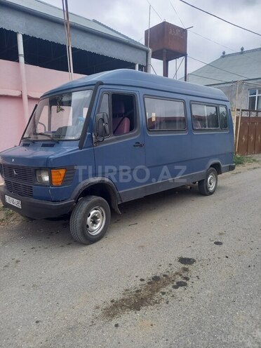 Mercedes 208 D 1994, 398,000 km - 2.3 l - Goranboy