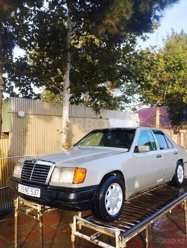 Mercedes  1991, 550,000 km - 2.0 l - Ağstafa