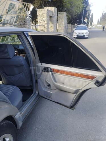 Mercedes  1991, 550,000 km - 2.0 l - Ağstafa