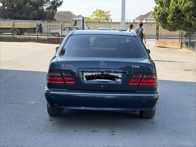 Mercedes E 220 2000, 229,400 km - 2.2 l - Xudat