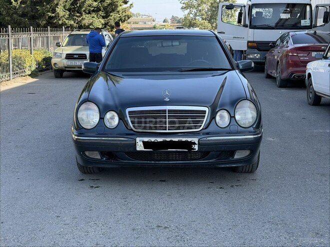 Mercedes E 220 2000, 229,400 km - 2.2 l - Xudat