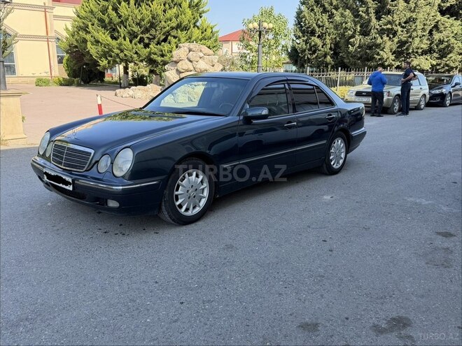 Mercedes E 220 2000, 229,400 km - 2.2 l - Xudat