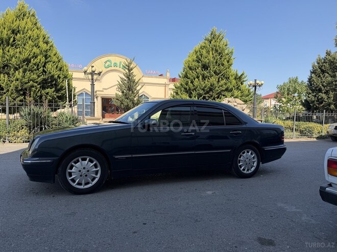 Mercedes E 220 2000, 229,400 km - 2.2 l - Xudat