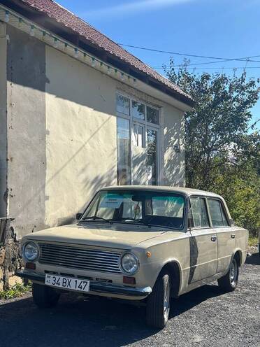 LADA (VAZ) 21011 1984, 40,000 km - 1.3 л - Qax