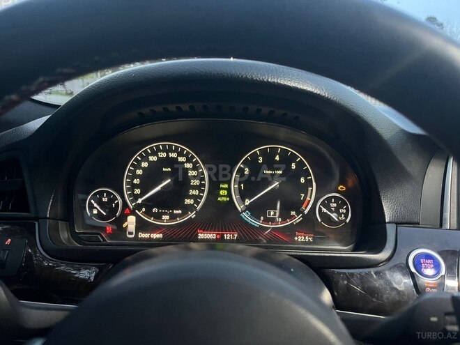 BMW 528 2015, 260,000 km - 2.0 л - Bakı