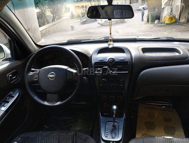 Nissan Sunny 2010, 170,000 km - 1.6 л - Bakı