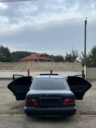 Mercedes E 220 2000, 450,000 km - 2.2 l - Lənkəran