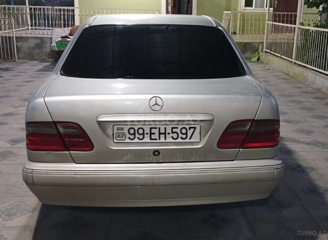 Mercedes E 200 2001, 356,000 km - 2.0 l - İmişli