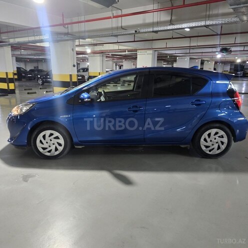 Toyota Aqua 2018, 130,000 km - 1.5 l - Bakı
