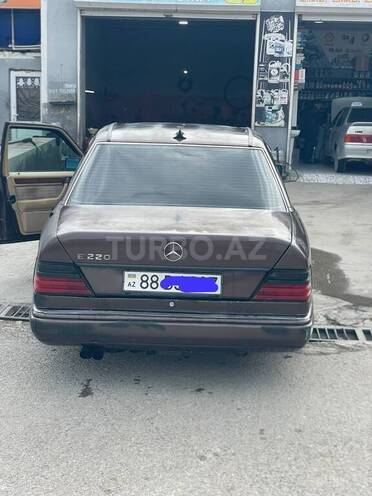 Mercedes 220 E 1993, 235,644 km - 2.2 l - Bakı