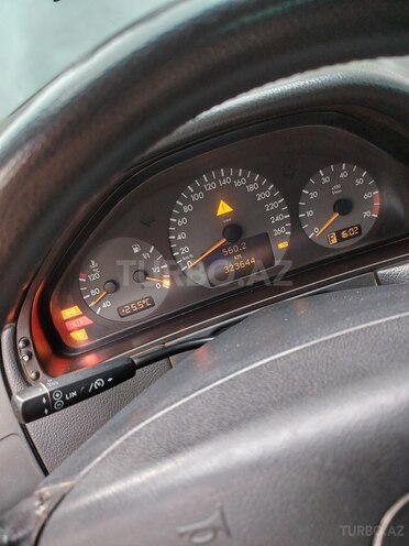 Mercedes E 240 2001, 322,653 km - 2.6 l - Bakı