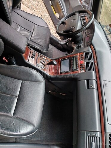 Mercedes E 240 2001, 322,653 km - 2.6 l - Bakı