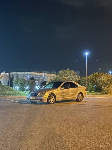 Mercedes C 200 2001, 450,000 km - 2.2 л - Sumqayıt